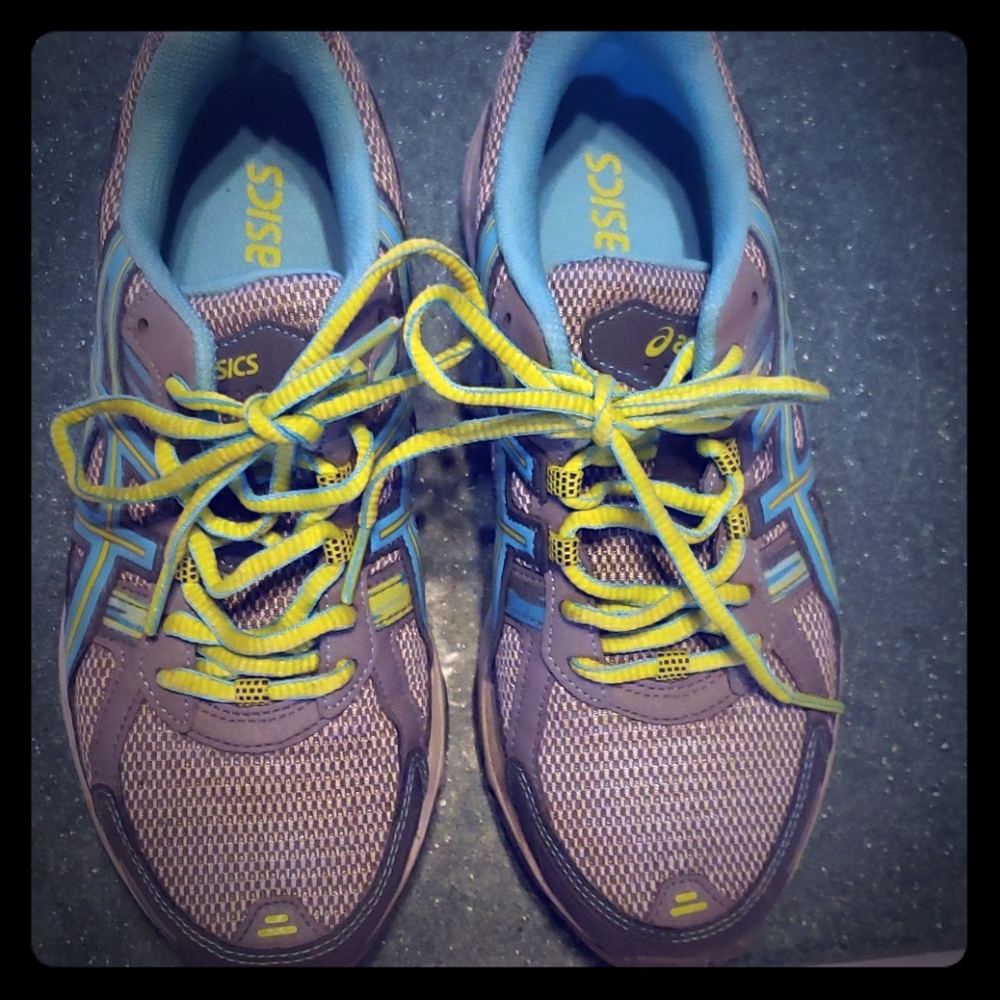 ASICS gel ventures sneakers